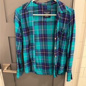 American Eagle green flannel button down Size XS